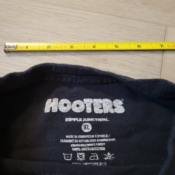 HOOTERS Racing T-Shirt Adult Size XL Black Orange Short Sleeve - Picture 5 of 6